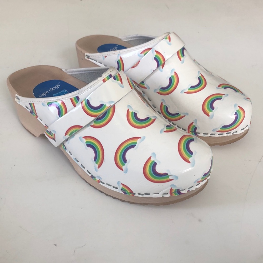 Adorable rainbow clogs!